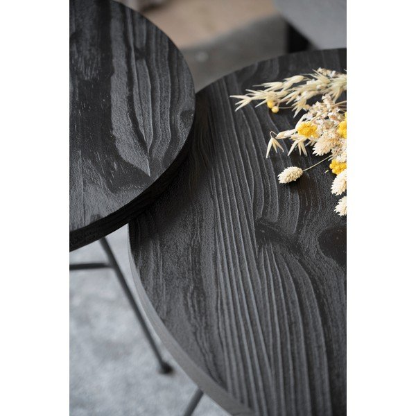 2 juodų šoninių staliukų rinkinys su pušies medienos stalviršiu Rowico Grafton-image-3