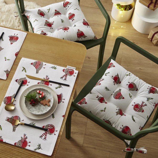 2 sėdimųjų pagalvėlių komplektas su Kalėdų motyvais 40x40 cm Christmas Robins - Catherine Lansfield-image-1