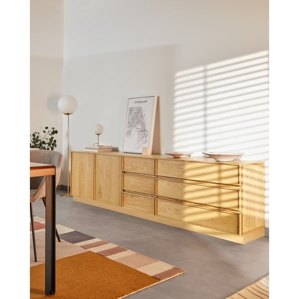 Aukso spalvos grindų šviestuvas su stikliniu gaubtu (aukštis 150 cm) Mahala - Kave Home-image-2