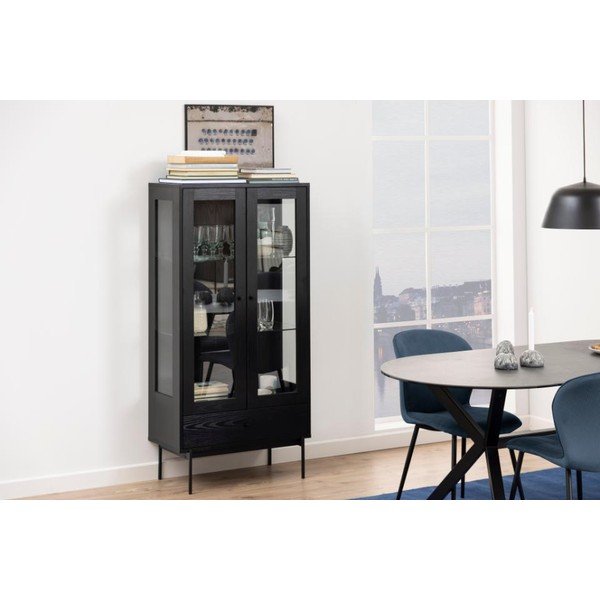 Vitrina juodos spalvos iš uosio 75x152 cm Angus – Actona-image-1