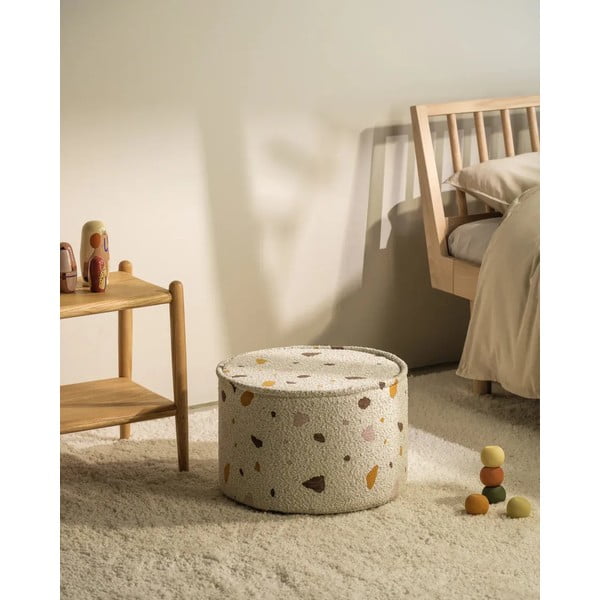 Baltos spalvos iš boucle/iš šenilinio audinio vaikiškas pufas Terrazzo – Wigiwama-image-1