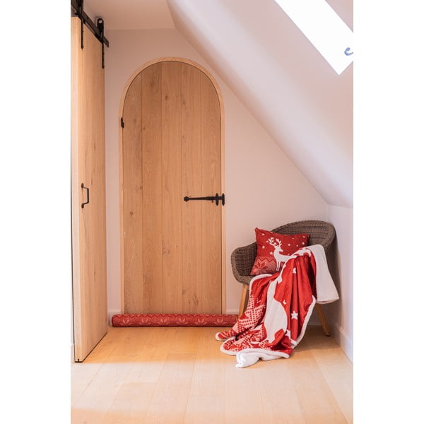 Raudona iš sherpa vilnos antklodė ir pledas su Kalėdų motyvu 130x150 cm – Tiseco Home Studio-image-2