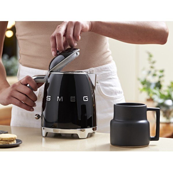 Virdulys iš nerūdijančio plieno juodos spalvos 800 ml Retro Style – SMEG-image-1