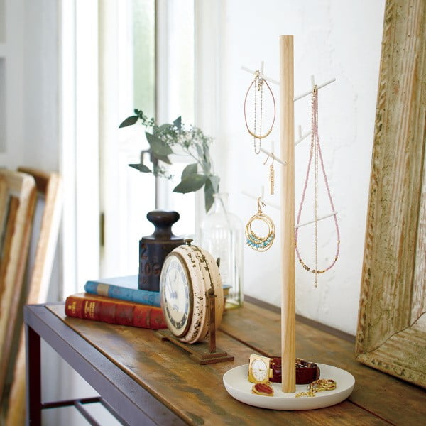 Baltas juvelyrinių dirbinių stovas su buko medžio detalėmis YAMAZAKI Tosca Branch-image-1