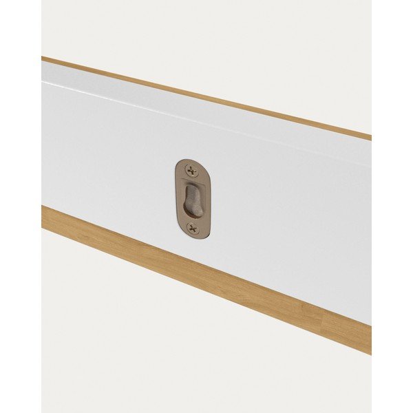 Baltos spalvos/natūralios spalvos sieninė lentyna iš ąžuolo 120 cm Abilen – Kave Home-image-3