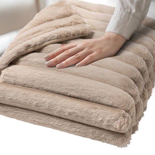 Smėlio spalvos iš mikropliušo antklodė ir pledas 125x150 cm Boudoir – douceur d'intérieur-image-4