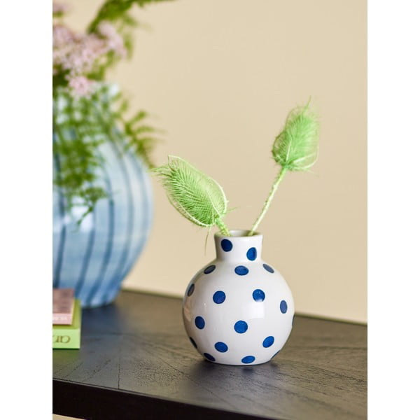Iš keramikos dažyta rankomis vaza baltos spalvos (aukštis 11 cm) Fian – Bloomingville-image-1