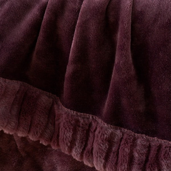 Tamsiai violetinės spalvos iš mikropliušo antklodė ir pledas 150x200 cm Velvet and Faux Fur – Catherine Lansfield-image-2