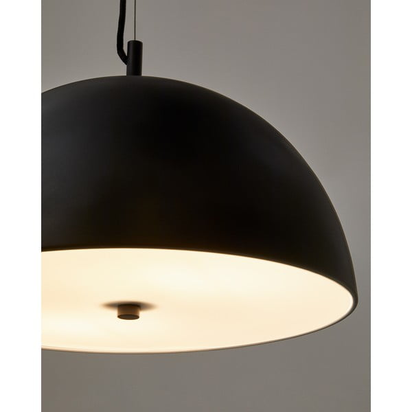Juodos spalvos kabantis šviestuvas ø 39,5 cm su metaliniu gaubtu Catlar – Kave Home-image-3