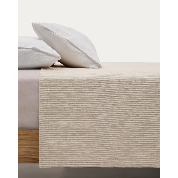 Smėlio spalvos iš žakardo dygsniuota lovatiesė 240x260 cm Vindi – Kave Home