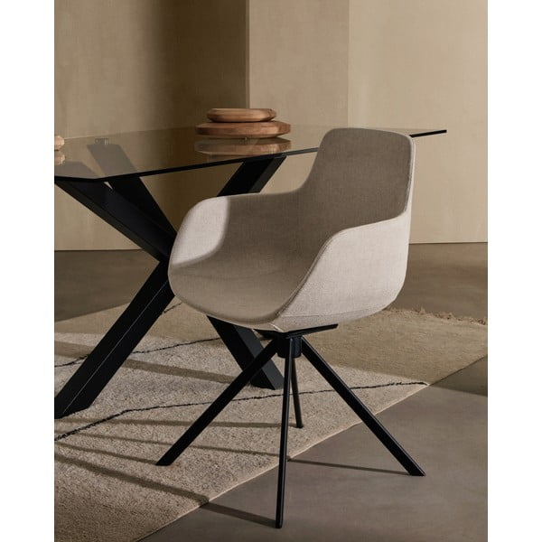 Smėlio spalvos iš audinio valgomojo kėdžių komplektas su porankiais 2 vnt. Tissiana – Kave Home-image-1