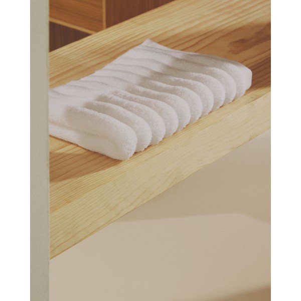 Baltos spalvos iš frote audinio iš medvilnės vonios rankšluostis 70x140 cm Navira – Kave Home-image-3