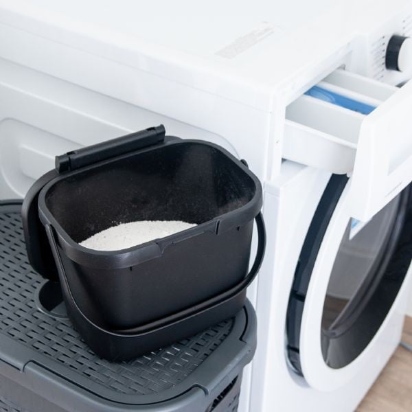 Tamsiai pilkas universalus plastikinis kompostuojamų atliekų indas su dangčiu Addis, 24,5 x 18,5 x 19 cm-image-3