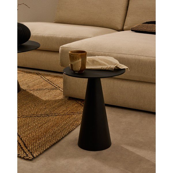 Apvalios formos šoninis stalas su stikliniu stalviršiu ø 35 cm Wilshire – Kave Home-image-1