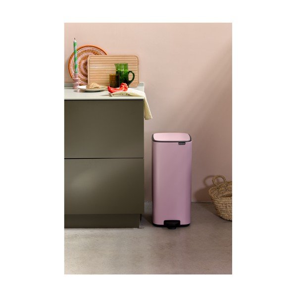 Rožinės spalvos iš plieno šiukšliadėžė su pedalu 30 l Bo – Brabantia-image-1