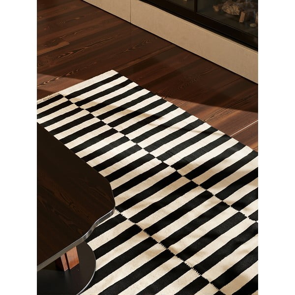 Apverčiamas/rankų darbo iš vilnos kilimas juodos ir baltos spalvos 160x230 cm Donna – Hanse Home-image-3