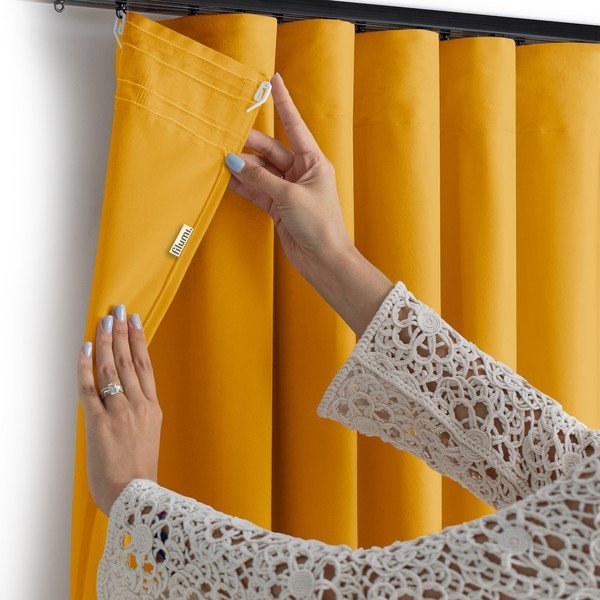 Iš velveto pritemdymas (dalinis užtemimas) užuolaida garstyčių spalvos 140x225 cm Velto – Filumi-image-3