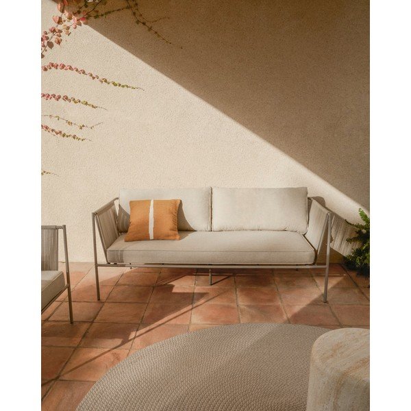 Smėlio spalvos iš audinio sodo sofa Zivia – Kave Home-image-1