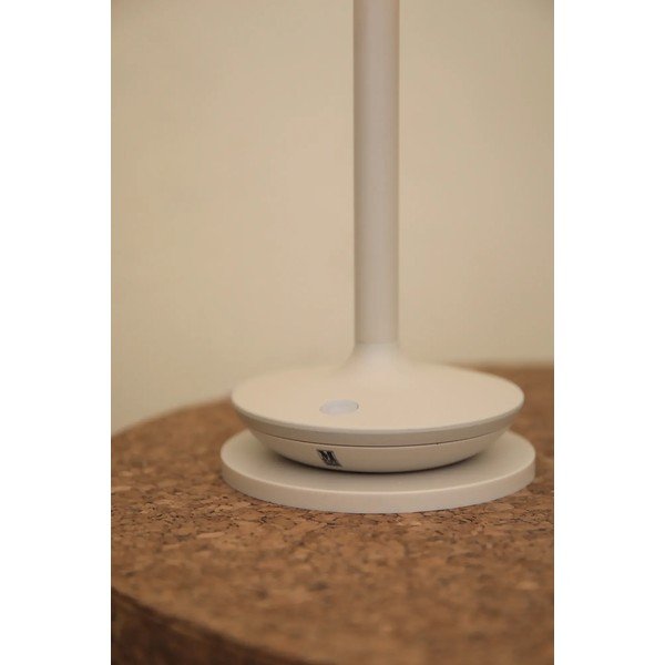 Pilkai smėlinės spalvos stalinis šviestuvas LED (aukštis 20 cm) Petit – Markslöjd-image-3