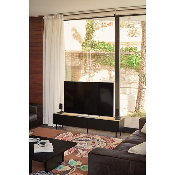 TV spintelė juodos spalvos/natūralios spalvos iš ąžuolo 180x45 cm Arista – Teulat-image-1