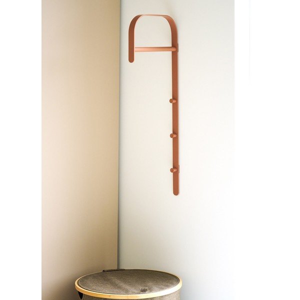 Konjako rudos spalvos iš metalo sieninė drabužių kabykla 30x80x3 cm Gresto – House Nordic-image-1
