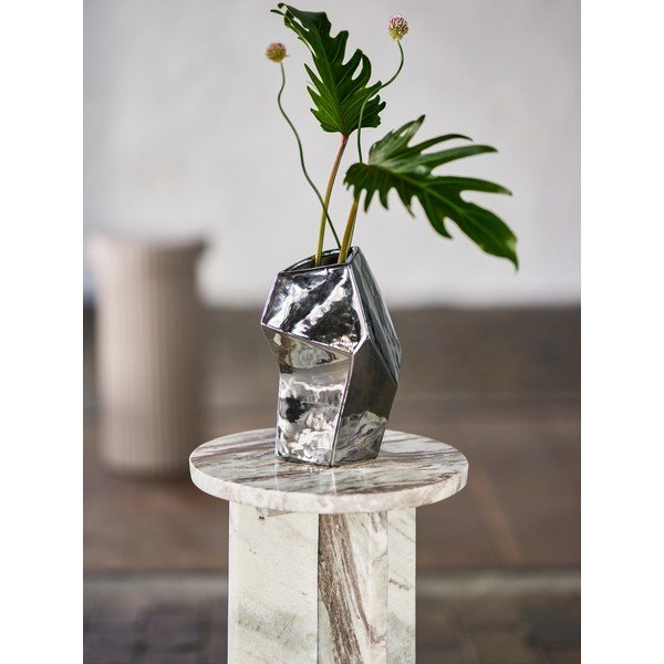 Sidabrinės spalvos iš akmens masės vaza (aukštis 23 cm) Dimona – Bloomingville-image-1