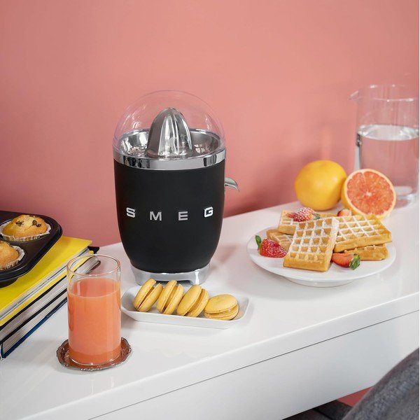 Juodos spalvos elektrinė sulčiaspaudė 50's Retro Style – SMEG-image-1