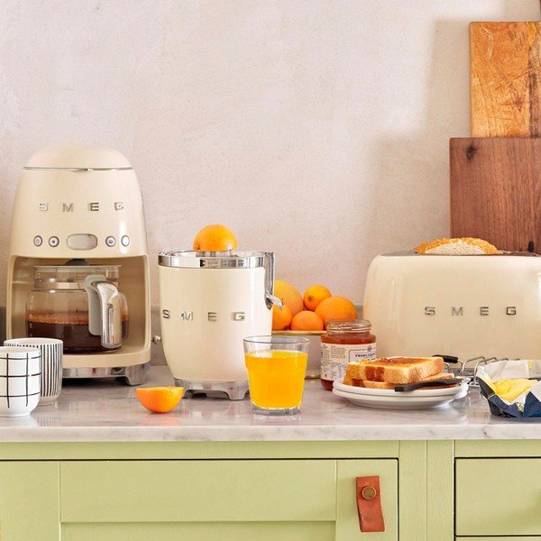 Kreminės spalvos elektrinė sulčiaspaudė 50's Retro Style – SMEG-image-3