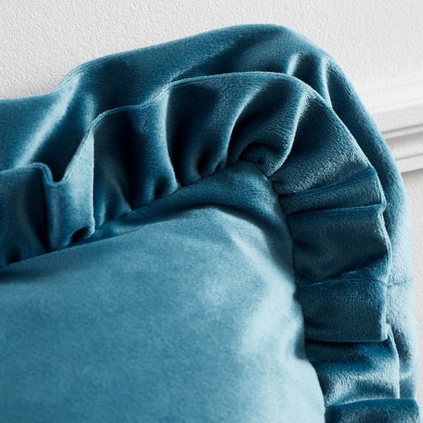 Iš velveto dekoratyvinė pagalvėlė 43x43 cm Velvet Double Frill – Catherine Lansfield-image-1