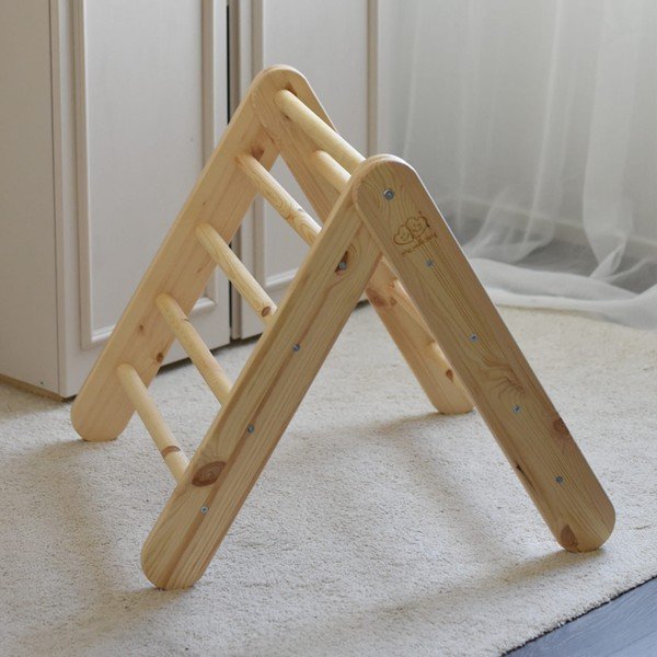 Šviesiai mėlynos spalvos/natūralios spalvos laipiojimo trikampis iš pušies masyvo 61x60x60 cm Montessori – Meowbaby-image-2