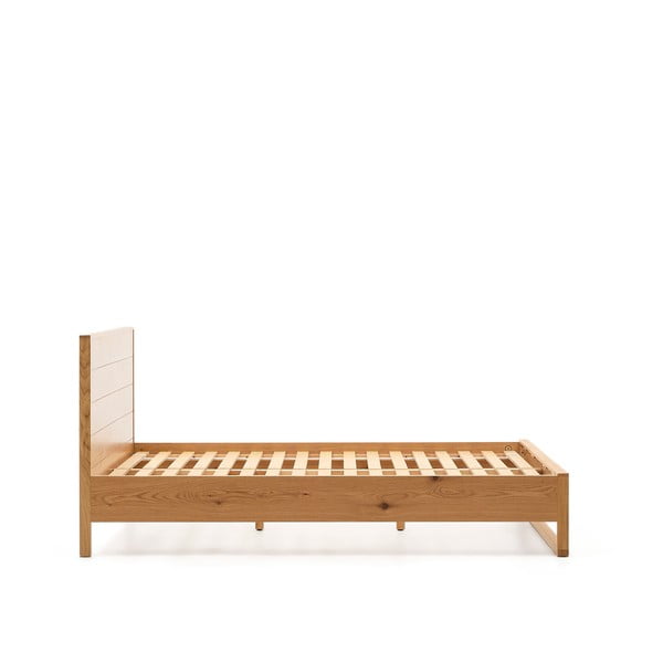 Natūralios spalvos iš ąžuolo masyvo dvigulė lova su lovos grotelėmis 180x200 cm Alguema – Kave Home-image-3