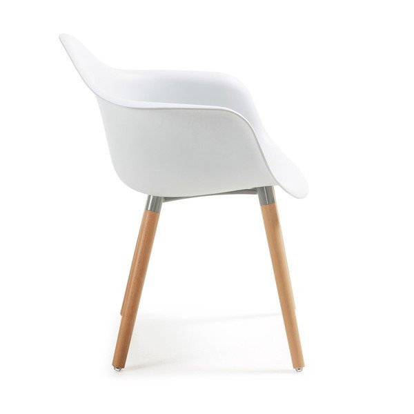 Baltas krėslas su bukmedžio medienos kojomis Kave Home Kenna-image-1