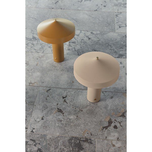 Ochros spalvos iš metalo stalinis šviestuvas (aukštis 41 cm) Hatto – OYOY Living Design-image-3