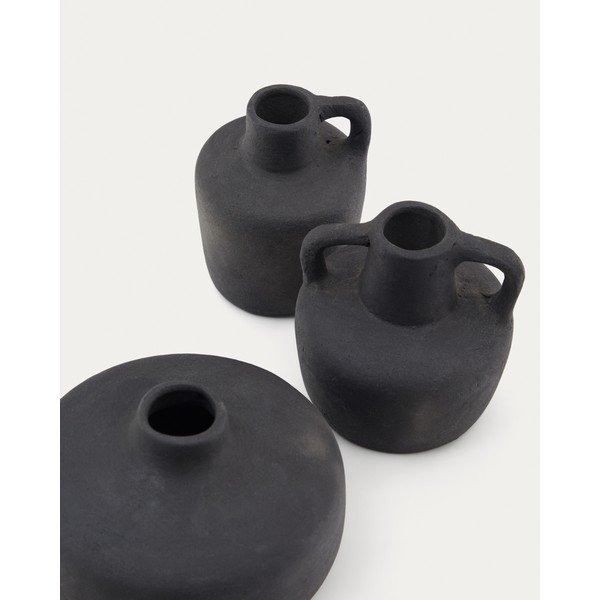 Iš terakotos vazos juodos spalvos 3 vnt. (aukštis 6 cm) Sofra – Kave Home-image-2