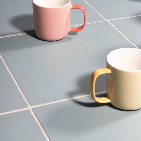 Rožinės spalvos iš Kinijos kaulinio porceliano puodelis 370 ml Mae – ONA-image-1