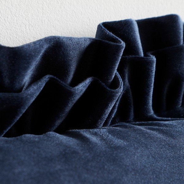 Iš velveto dekoratyvinė pagalvėlė 43x43 cm Velvet Double Frill – Catherine Lansfield-image-2