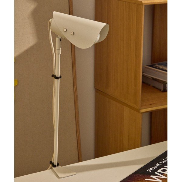 Šviesiai pilkos spalvos iš metalo stalinis šviestuvas su segtuku (aukštis 51 cm) Jula – Kave Home-image-3