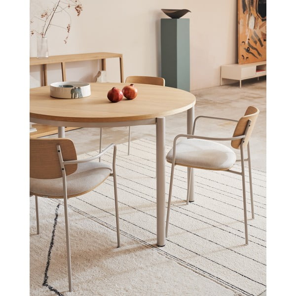 Smėlio spalvos iš audinio valgomojo kėdė su porankiais/galima dėti viena ant kitos Maureen – Kave Home-image-1