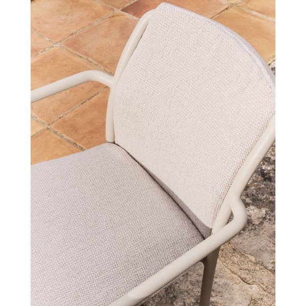Smėlio spalvos paminkštinto audinio sodo kėdė Linosa – Kave Home-image-4