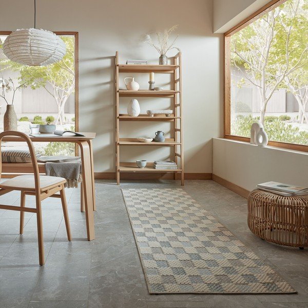Skalbiamas mėlynos spalvos iš medvilnės mišinio kilimas 80x230 cm Muted Checkerboard – Flair Rugs-image-1