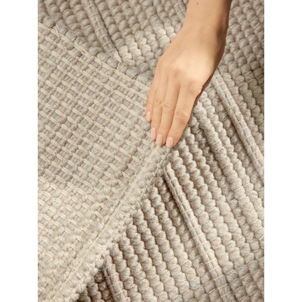 Rankų darbo kreminės spalvos iš vilnos kilimas 80x250 cm Camden Parker – Ted Baker-image-2