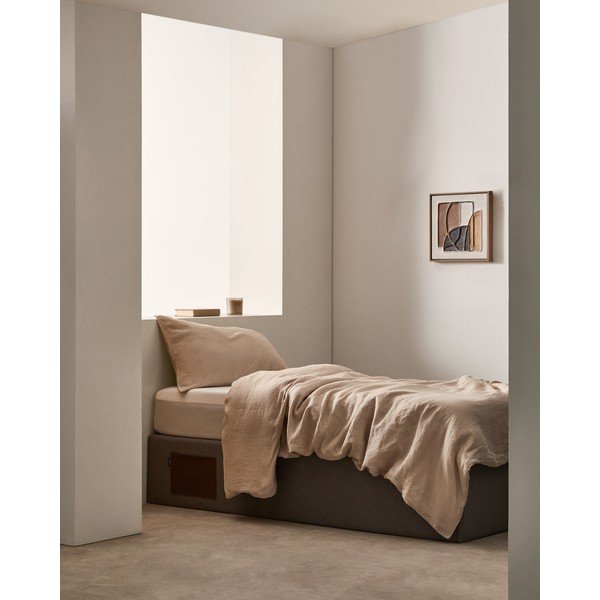 Juodos spalvos viengulė lova audiniu dengta su sandėliavimo vieta 90x190 cm Matters – Kave Home-image-1