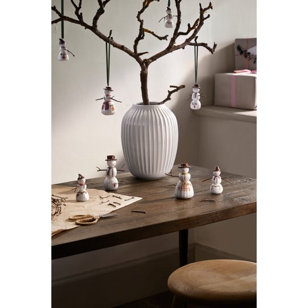 Iš porceliano kalėdinė statulėlė (aukštis 9 cm) Hammershøi Snowwife – Kähler Design-image-2