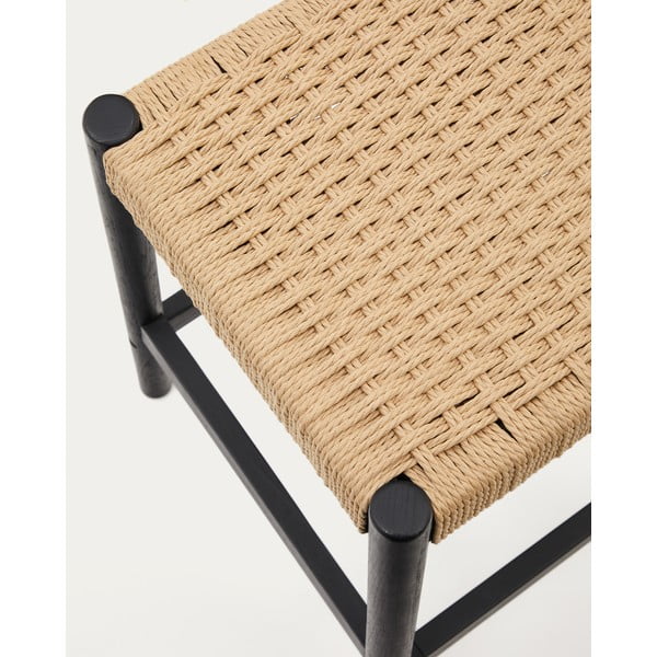 Juodos spalvos/natūralios spalvos iš ąžuolo masyvo baro kėdžių komplektas 2 vnt. (sėdynės aukštis 66 cm) Yalia – Kave Home-image-4