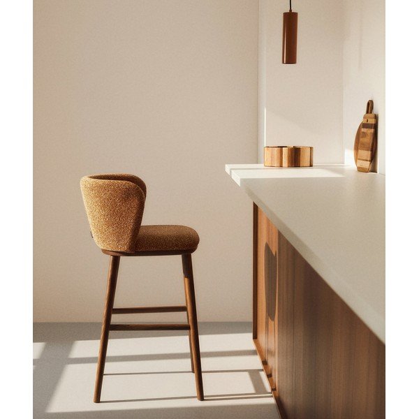 Terakotos spalvos iš audinio baro taburetė (sėdynės aukštis 75 cm) Ciselia – Kave Home-image-1