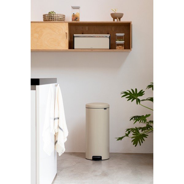 Iš plieno šiukšliadėžė smėlio spalvos su pedalu 30 l NewIcon – Brabantia-image-4