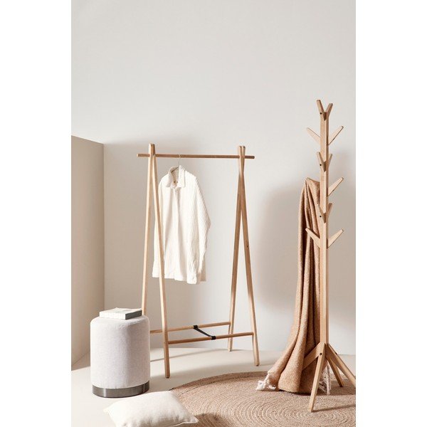 Juodos spalvos iš beržo masyvo drabužių kabykla 91x151x50 cm Daiki – Yes Everyday-image-1