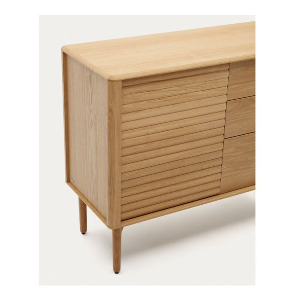 Žema šoninė spintelė natūralios spalvos iš ąžuolo 105x86 cm Lenon – Kave Home-image-3