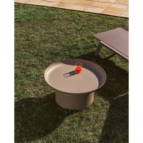 Iš metalo apvalios formos sodo kavos staliukas ø 70 cm Arcola – Kave Home-image-1