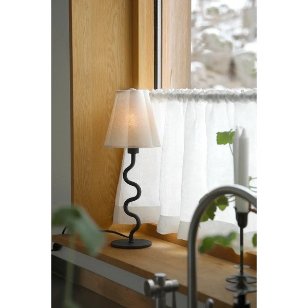 Smėlio spalvos iš metalo stalinis šviestuvas (aukštis 41 cm) su tekstiliniu gaubtu Veya – Markslöjd-image-2